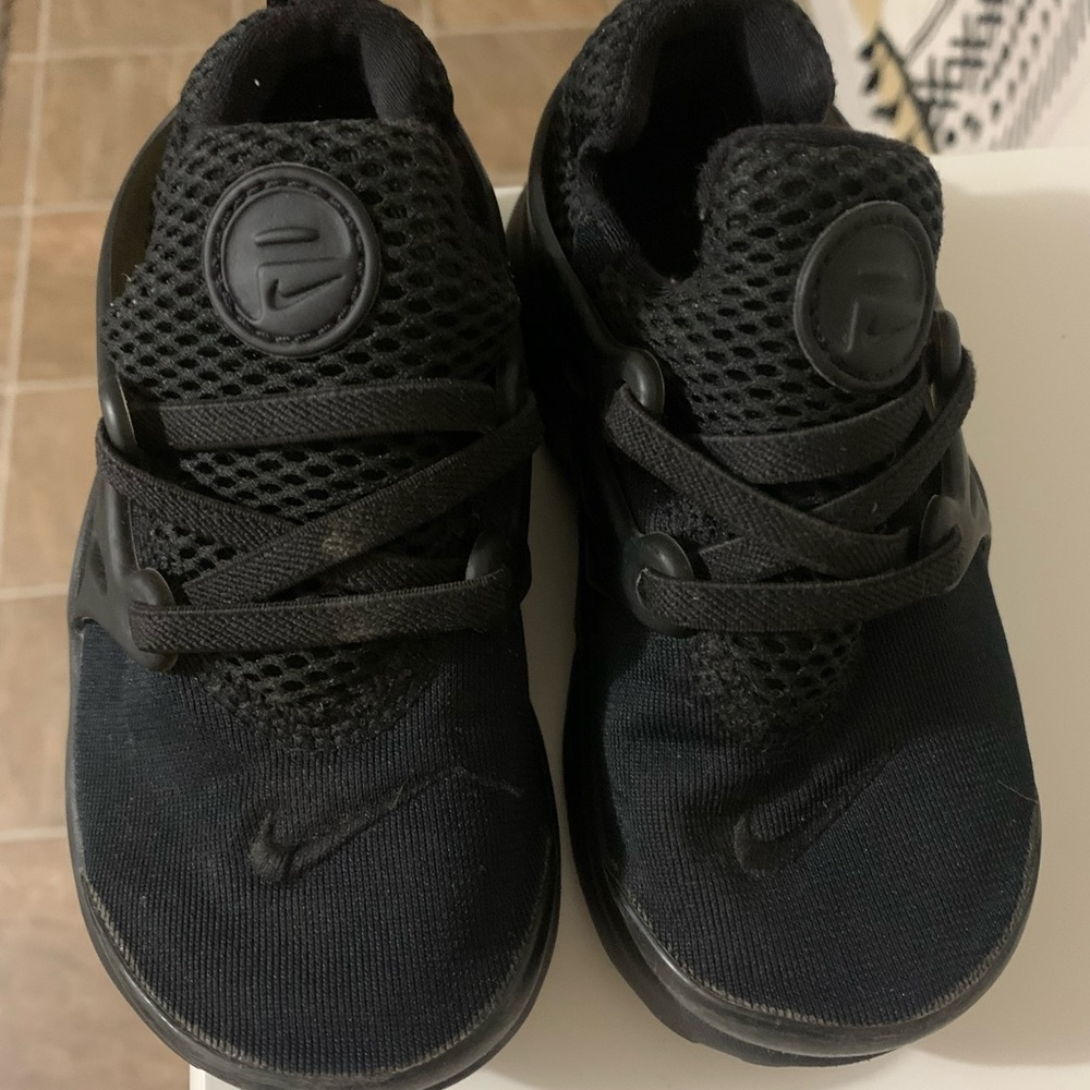 Boys nike huarache sneakers